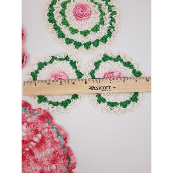 Lot of 5 doilies pink green white 7" - 12" 3 Diminsional Vintage - Picture 9 of 10